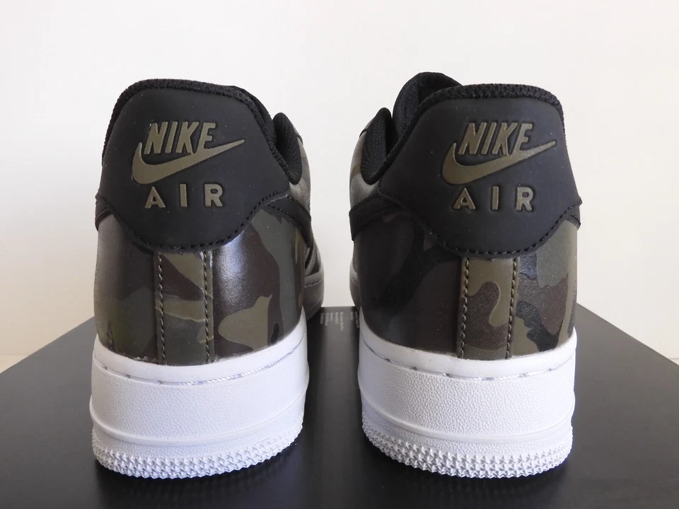 NIKE AIR FORCE 1 07 LV8 MEDIO OLIVA-NEGRO "OLIVE CAMO" VERDE TALLA 9.5 [823511-201] Foto 4 de 4