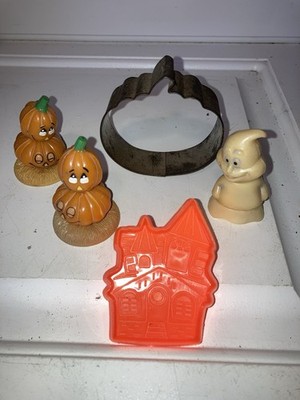 Vintage Halloween Cookie Cutters Cake Toppers Tin Pumpkin Haunted Bobble Ghost