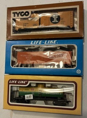 3 Life-like brand Ho Scale Model Trains