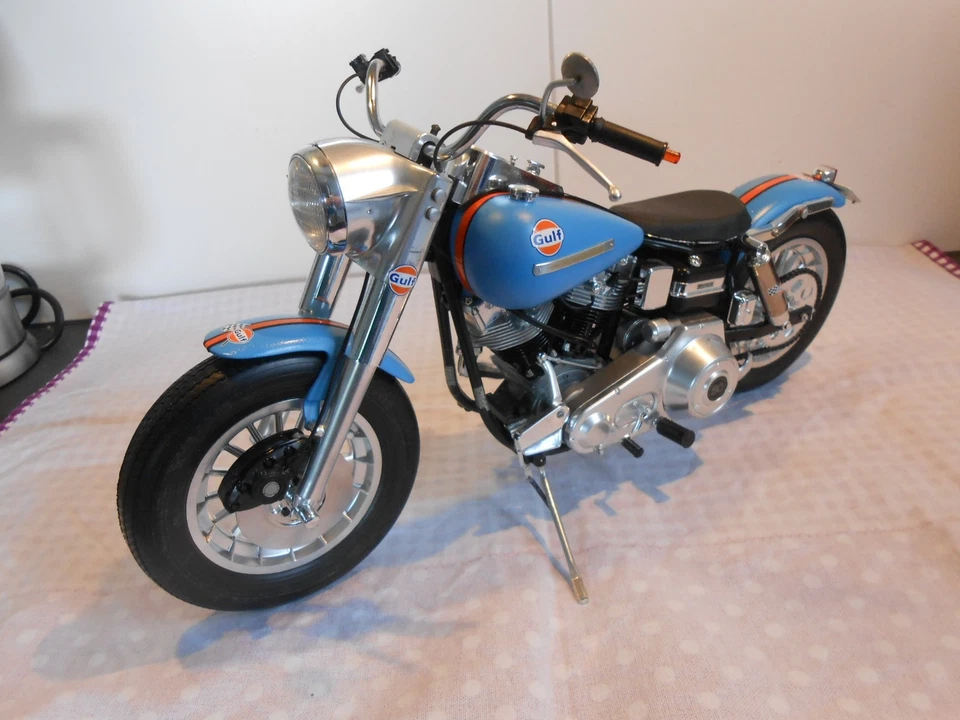 " Harley Davidson FHL Classic AMF Bobber Gulf Umbau " Tamiya 1:6 Unikat - Bild 2 von 4