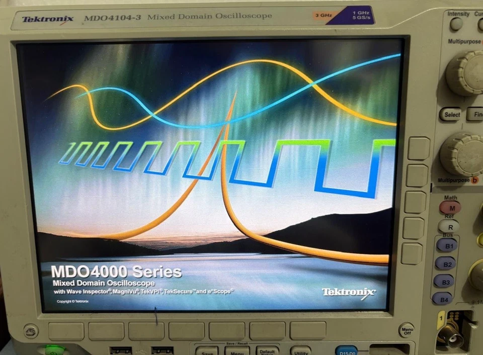 TEKTRONIX MDO-4104-3 - MIXED DOMAIN OSCILLOSCOPE - 1 GHz - Image 2 of 2