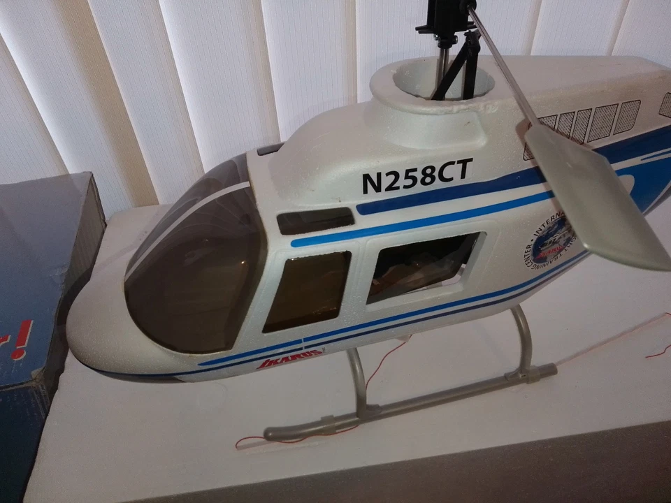1 Ikarus ECO7 Bell Hubschrauber Helikopter + Ersatzteile Original Karton - Bild 3 von 4