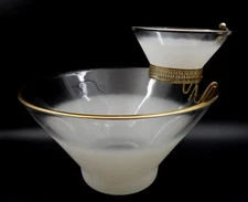 VINTAGE 1960'S MCM BLENDO WHITE CHIP AND DIP BOWL SET BY WEST VIRGINIA GLASS CO