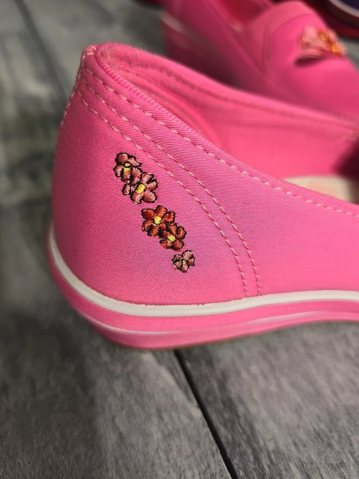 Zapatos sin cordones de cuña Grasshoppers by Keds Red Hat Society de 1,5" para mujer talla 7W rosa Foto 4 de 4
