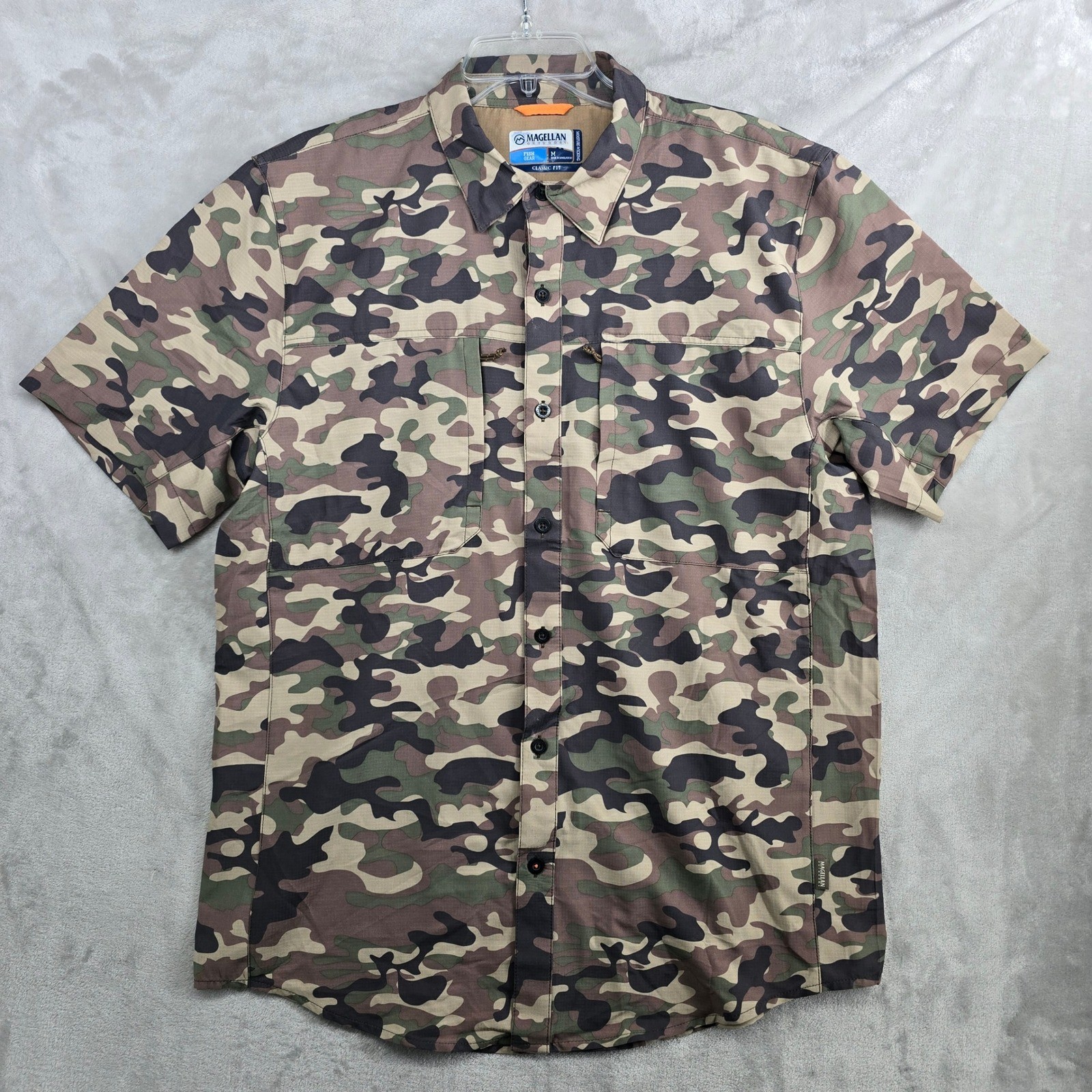 Magellan Outdoors Mens Camouflage Fish Gear Short Sleeve Button Up Shirt Size M