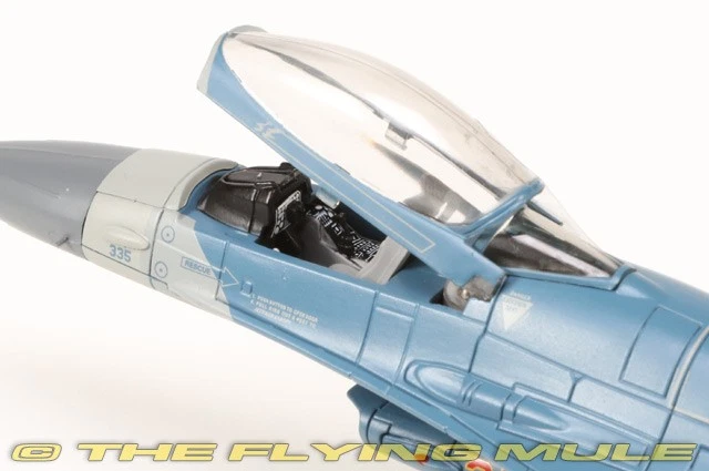 Hobby Master 1:72 F-16C Fighting Falcon USAF 354th WG, 18th AGRS Blue Foxes Red Foto 3 de 4