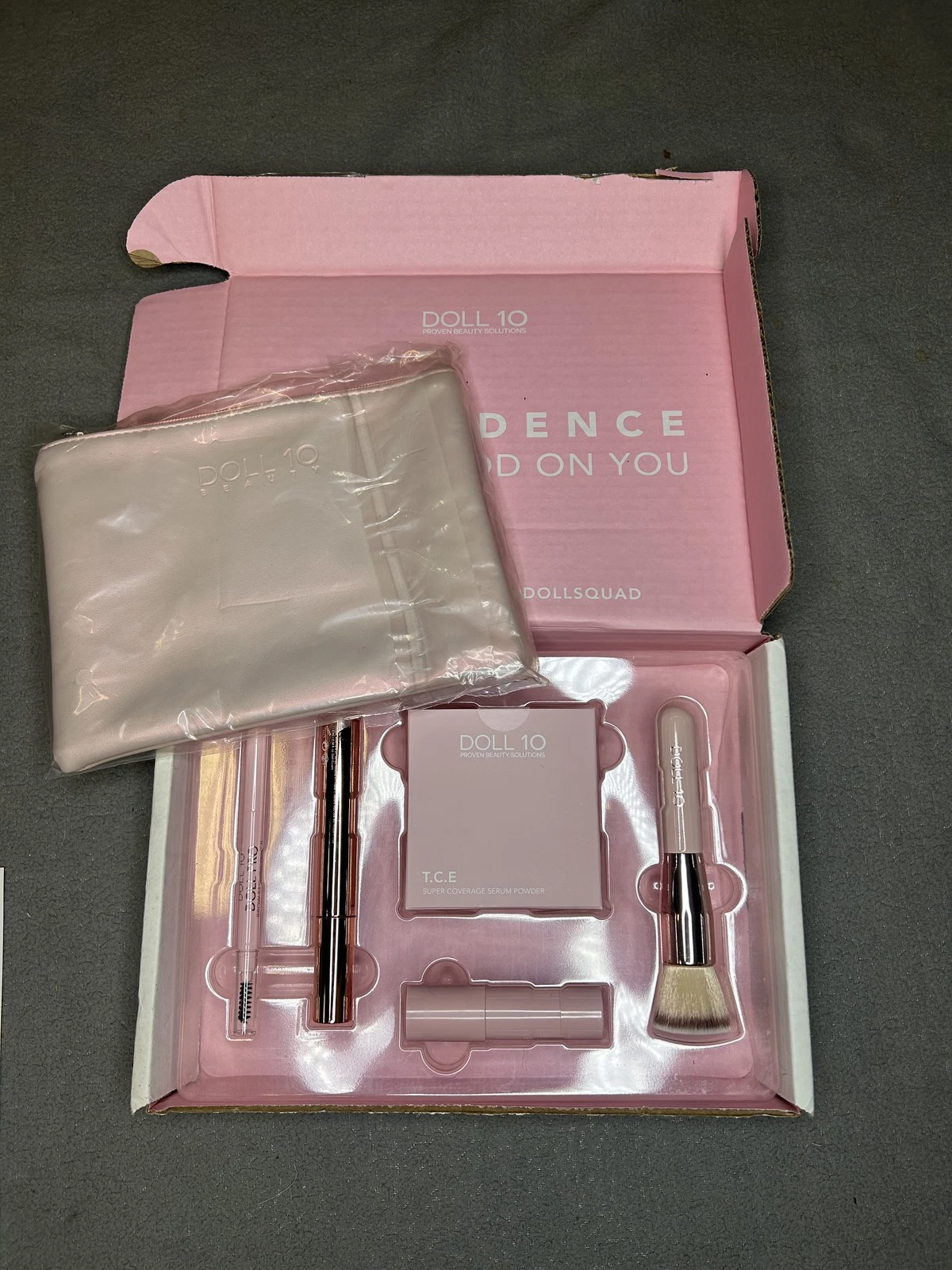 DOLL 10 PROVEN BEAUTY SOLUTIONS 6-Piece Makeup Set Kit with Pouch & Brush NEW