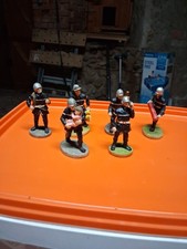 Un Lot De 6 Figurines De Pompier