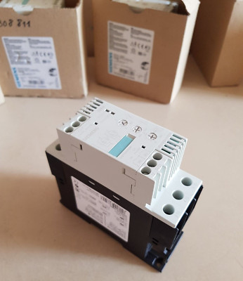 Siemens 3RW3024-1AB04 SIRIUS SOFT STARTER, 12,5A, 5.5 KW / 400  #BD7809# (1 pcs)