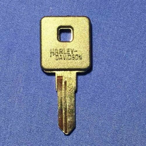 Key Black Replacement Uncut Key Harley Davidson Sportster 883 1200 LOT OF 2 - Afbeelding 1 van 2