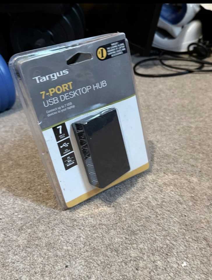 Targus 7-Port USB 2.0 Desktop Hub – Expand Your Connectivity - Image 2 of 4