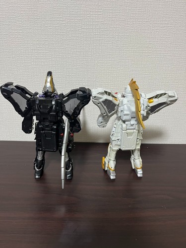 Power Rangers Mystic Force Magiranger DX Saint Kaiser DX Wolf King set - Picture 3 of 5