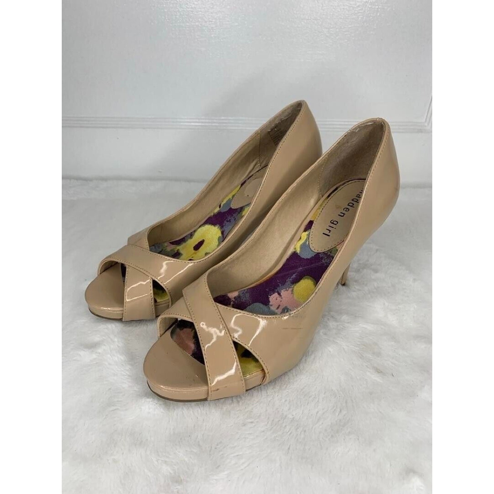 Madden Girl Nude Patent Leather Peep-Toe Heels in Womens Size 7