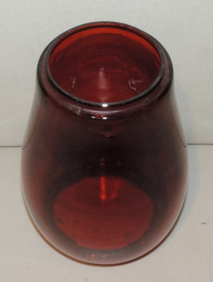 UNMARKED RUBY RED GLASS RAILROAD LANTERN GLASS GLOBE INSERT, 6 5/8'' TALL