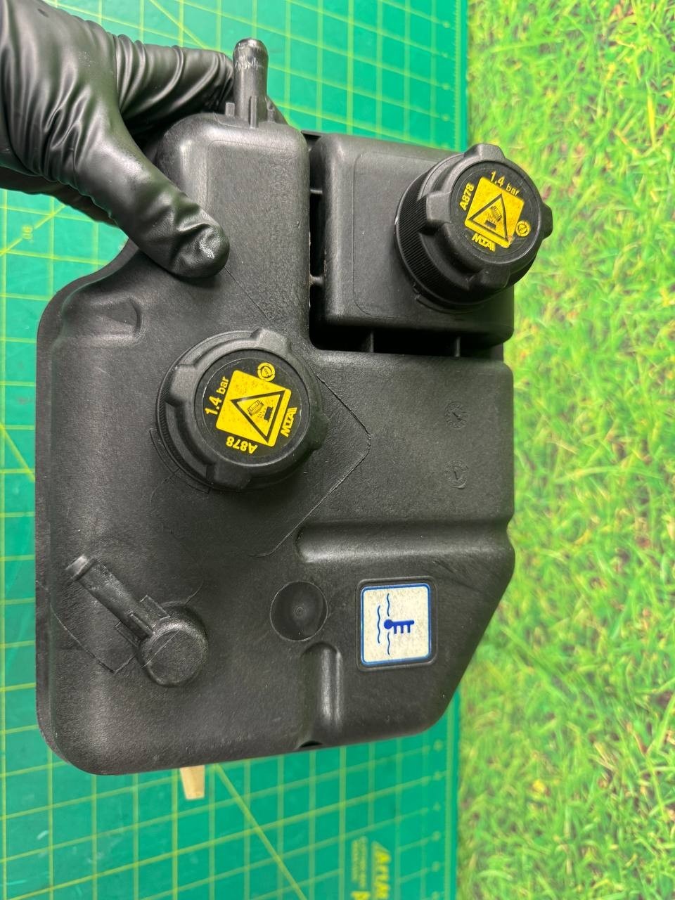 14-19 Maserati Ghibli Coolant Overflow Expansion Tank Bottle Reservoir OEM