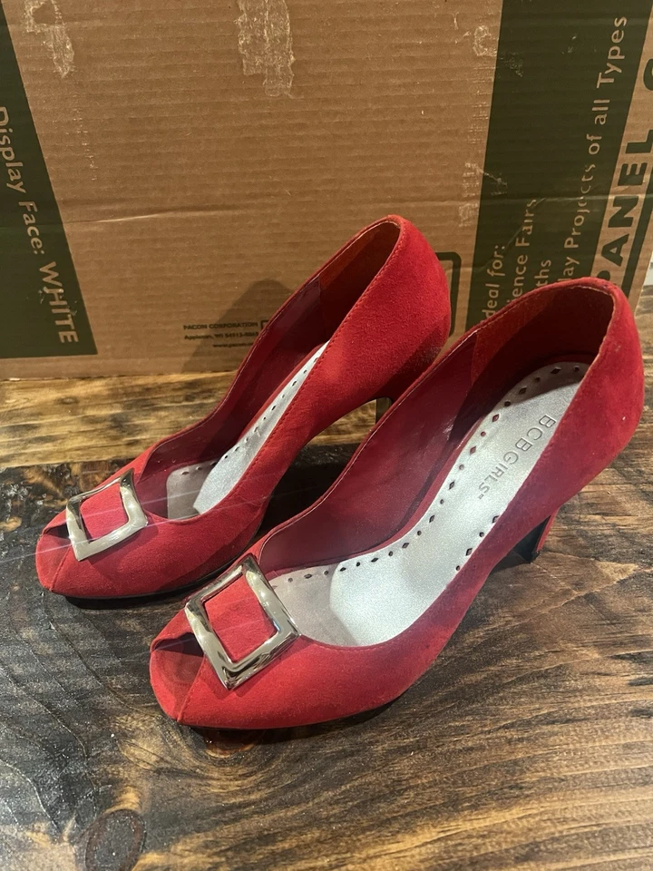 Zapatos de salón BCBGirls de gamuza rojos para mujer talla 8/38 Foto 2 de 4