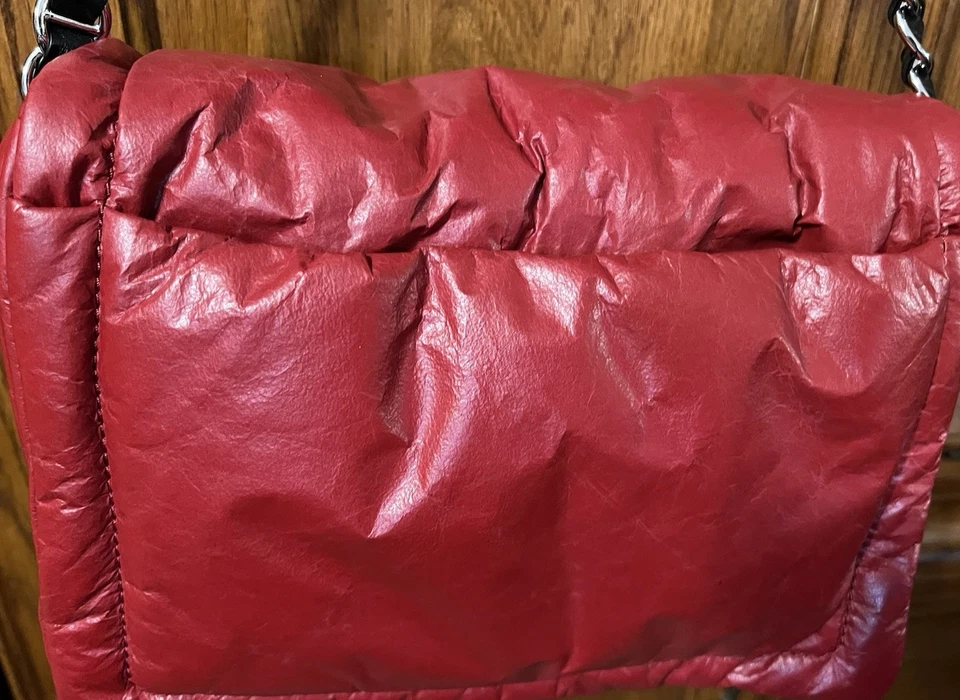 Bolsa de ombro THE MARC JACOBS vermelha travesseiro - Imagem 4 de 4