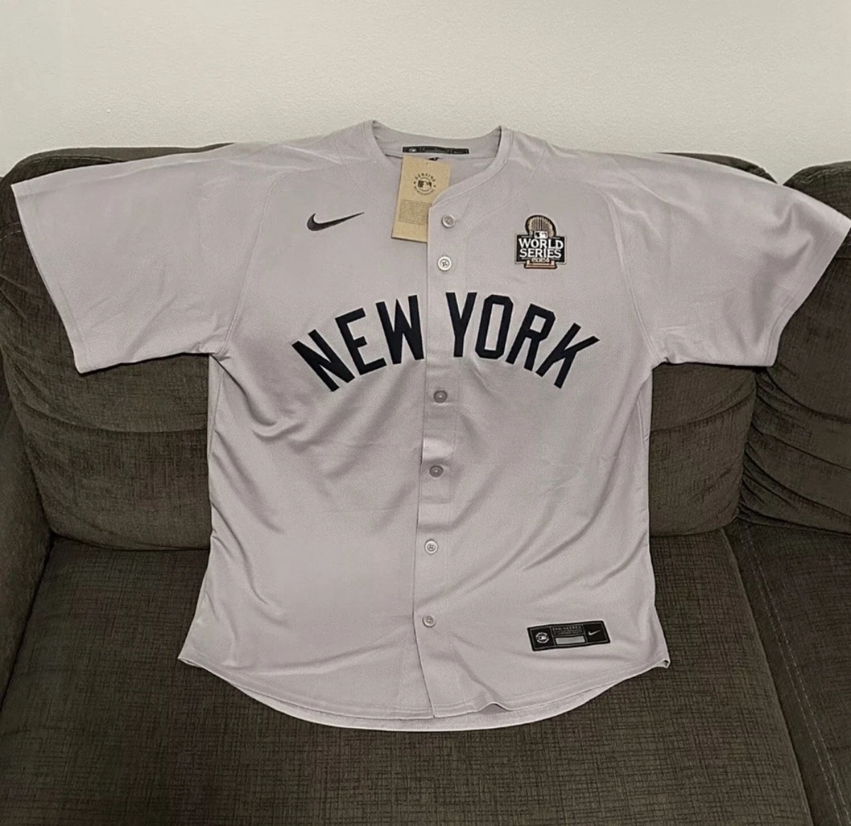 Preços baixos em Nike Tamanho M de beisebol e Softbol Camisas e