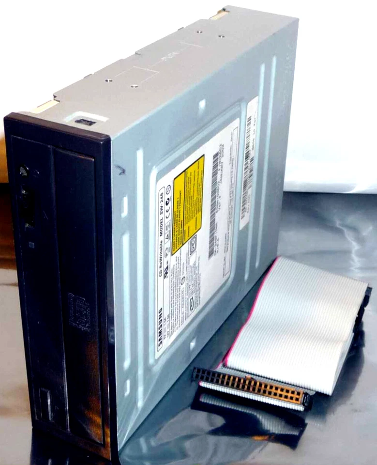 Samsung 48x24x48x CD-R/RW Drive Unit Model SW-248 - Image 3 of 3