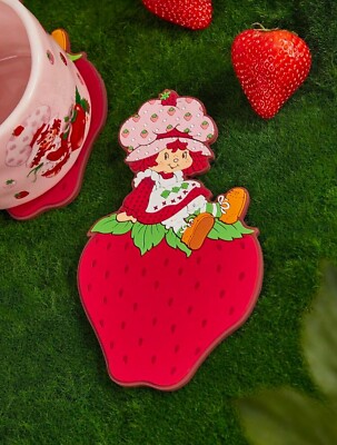 New SET OF 2 STRAWBERRY SHORTCAKE Coaster Set Figural Coffee Mug Table Silicone