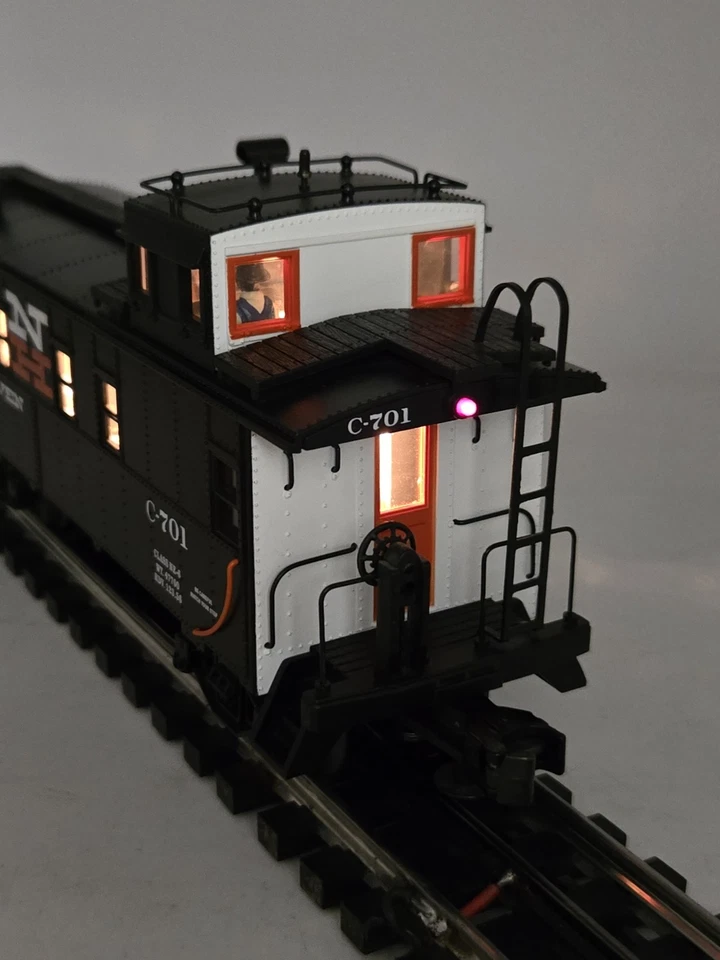 MTH Premier 20-90020F New Haven Steel Caboose - Lighted - TESTED O Scale - Image 4 of 4