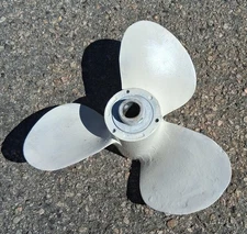 OMC 14 X 16 RH 3 blade stringer Pin Drive Sterndrive Propeller 381186