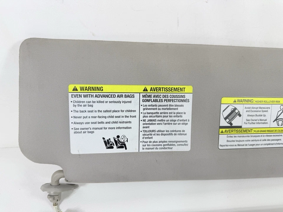 Juego de parasoles grises para conductor y pasajero Nissan Titan 2004-2015 OEM Foto 4 de 4