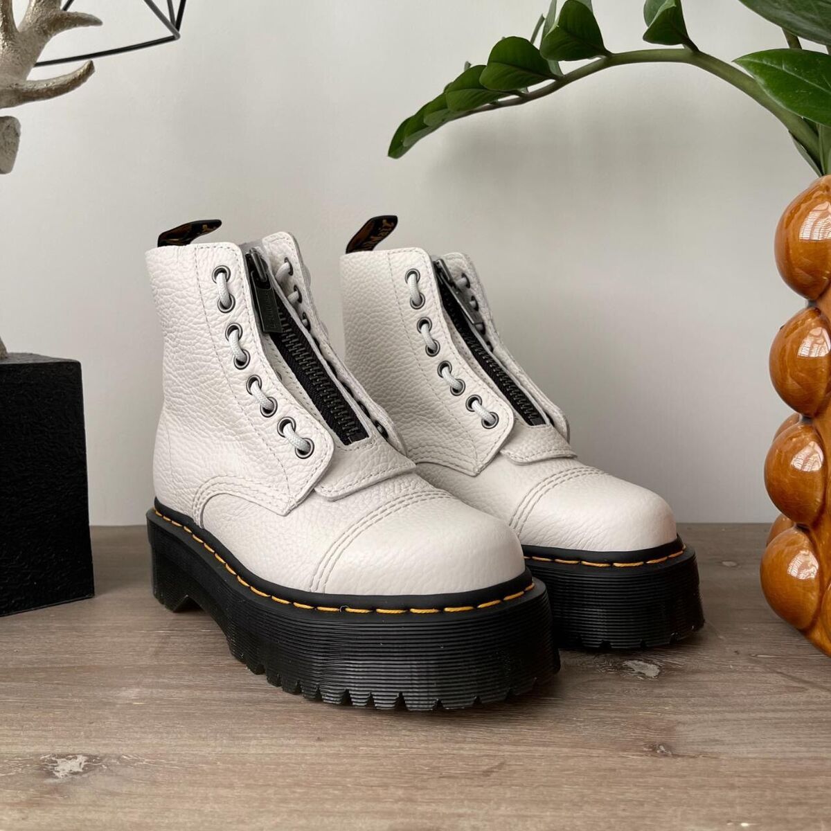 Dr. Martens Sinclair White Platform Chunky Leather Zip Boots Dr. Martens Sinclair White Platform Chunky Leather Zip Boots