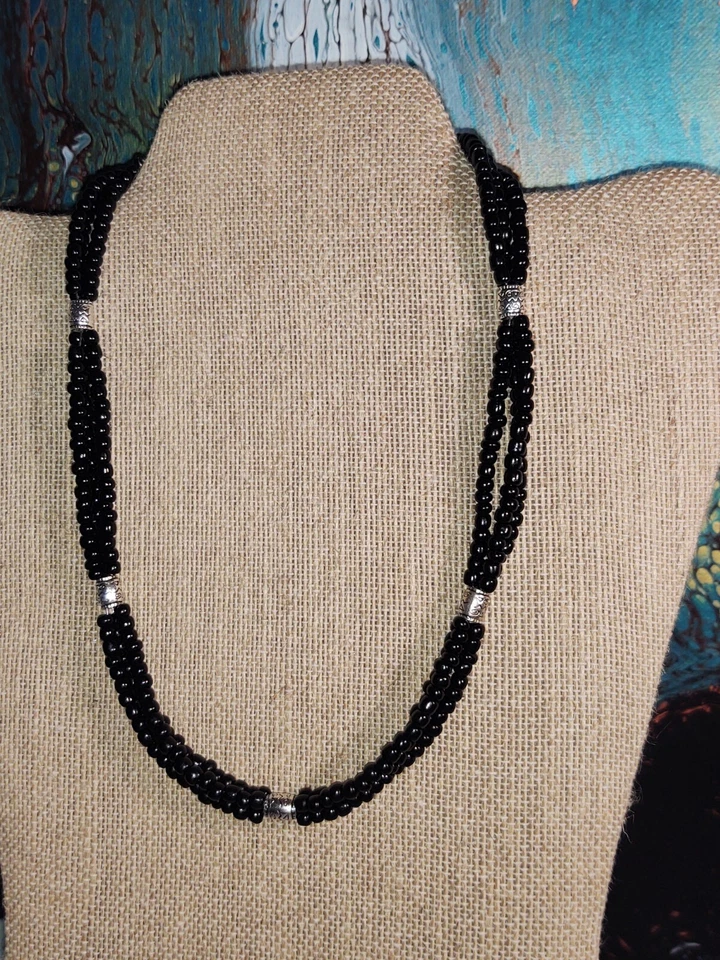 Collar Gargantilla Boho Negro y Plata Triple Cuentas Hippie Boho Cuentas de Vidrio 17.5 Foto 2 de 4