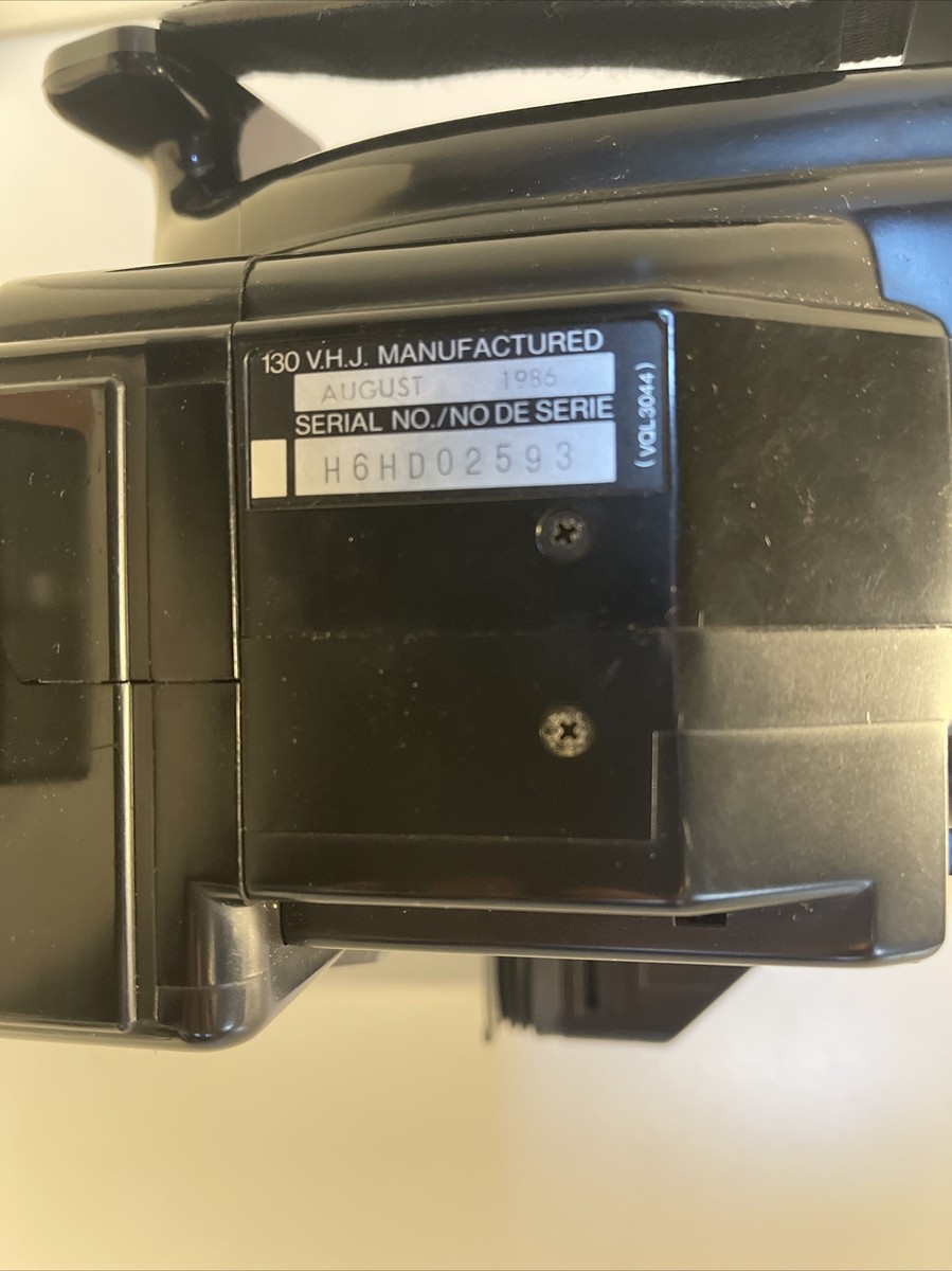 Panasonic VHS Reporter Camcorder AF Piezo AG-155 Hard Case Charger