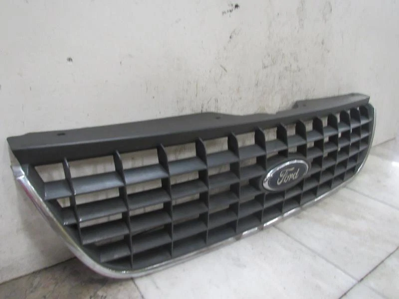 02 03 04 05 Parrilla Ford Explorer Foto 2 de 4