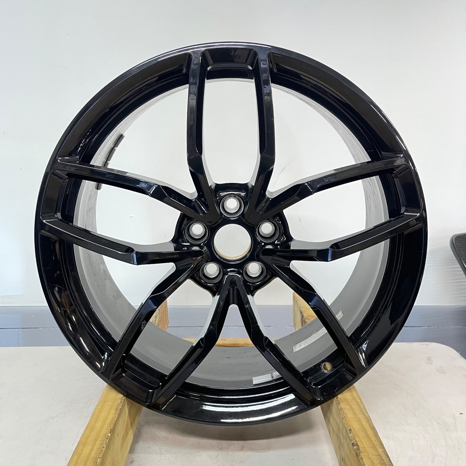 Lamborghini Huracan Front Wheel Black P/N 4T0601017P
