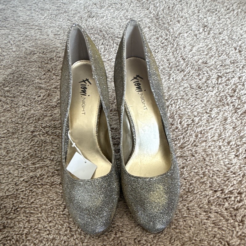 Fioni Women’s Silver Glitter Faux Leather Round Toe Slip On Stiletto Pumps US 10