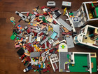 LEGO 10270 Creator Expert Bookshop Modular Bookstore Incomplete no Manual or Box — photo 2
