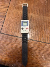 Nintendo Game Boy Watch - 2017 Accutime Watch Corp.
