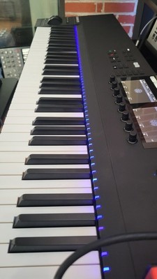 Native Instruments Komplete Kontrol S88 MK2 Keyboard