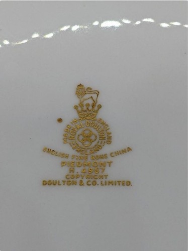 Vintage Royal Doulton Piedmont Oval Serving Bowl 10.5 x 8.5 x 2.25" - Picture 5 of 5