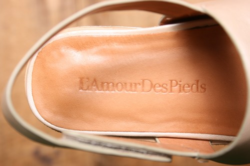 L'Amour Des Pieds 'Quennell' Nude Leather Slingback Sandals w/2.5" Heels Sz. 9M - Picture 9 of 10
