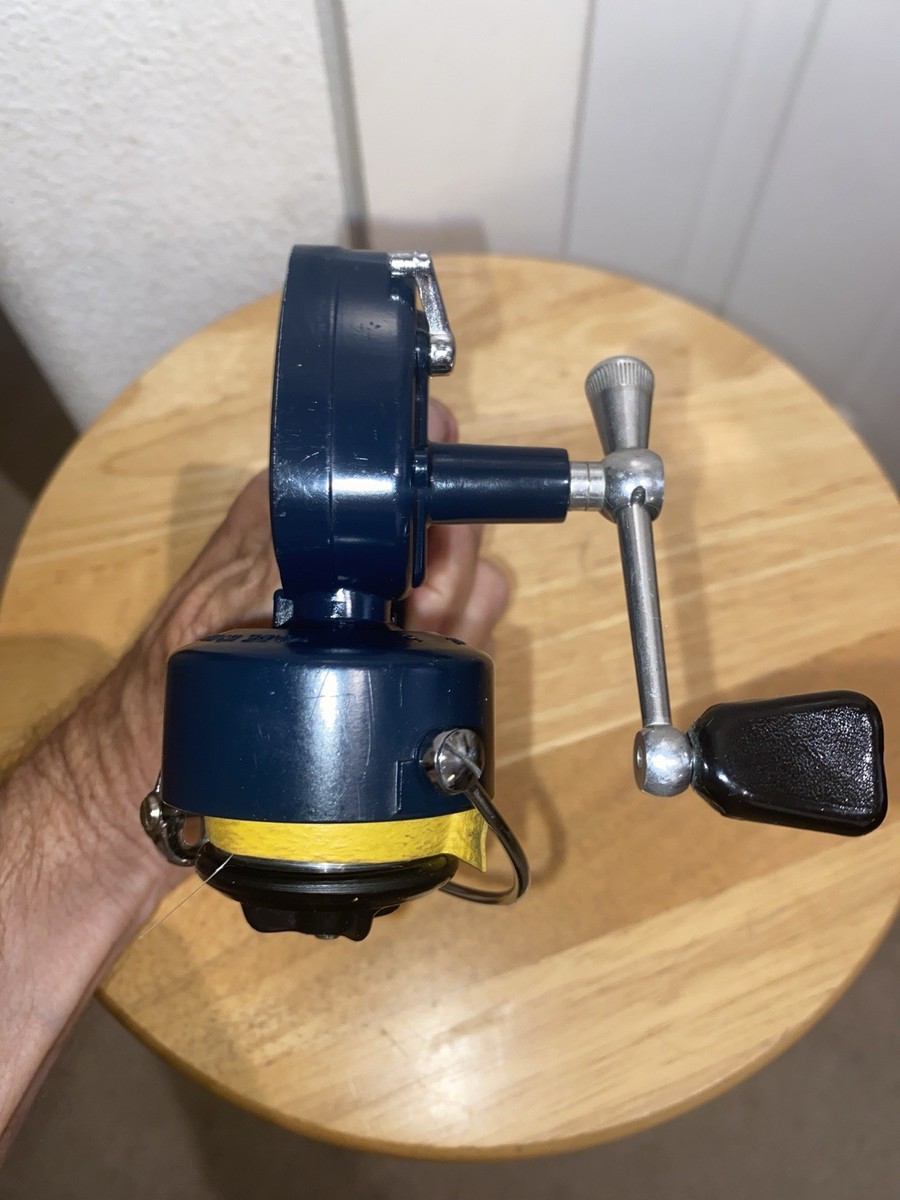 VINTAGE GARCIA MITCHELL 409 SPINNING REEL W/ZIP CASE & MANUAL BLUE
