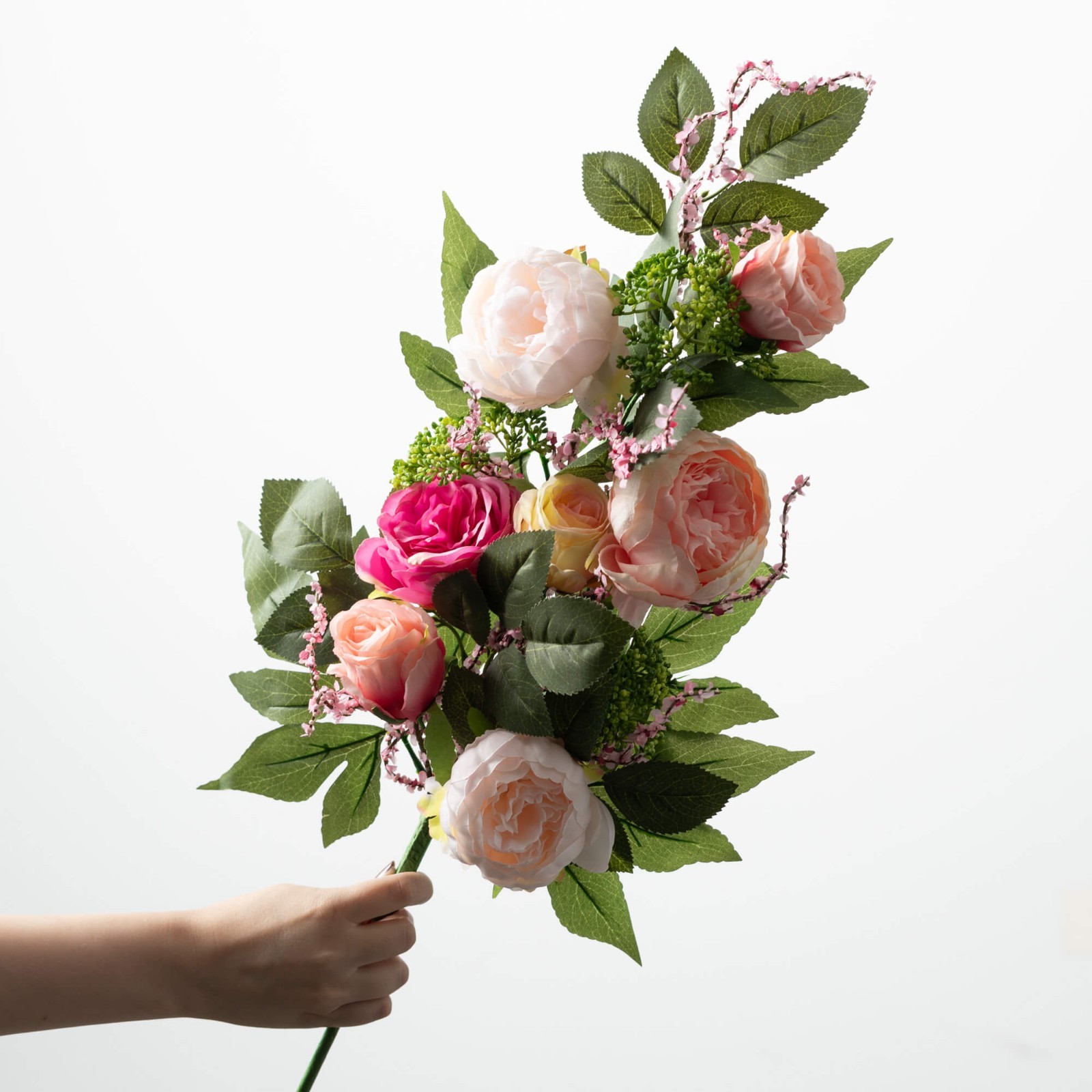 A bouquet of European-style faux peony silk flowers for home decor