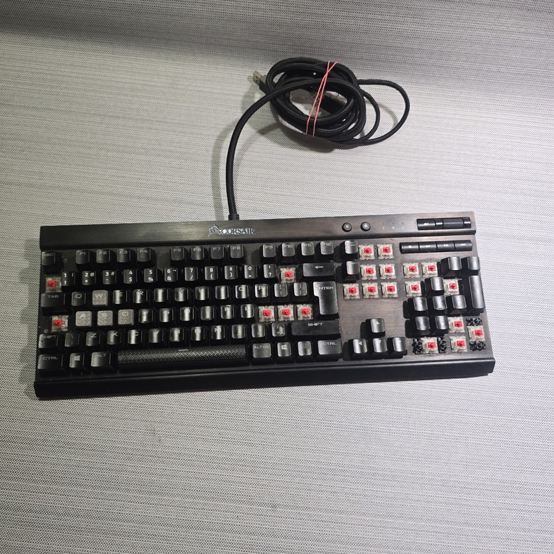 Corsair K70 RGB LUX Mechanical Gaming Keyboard Cherry MX Red