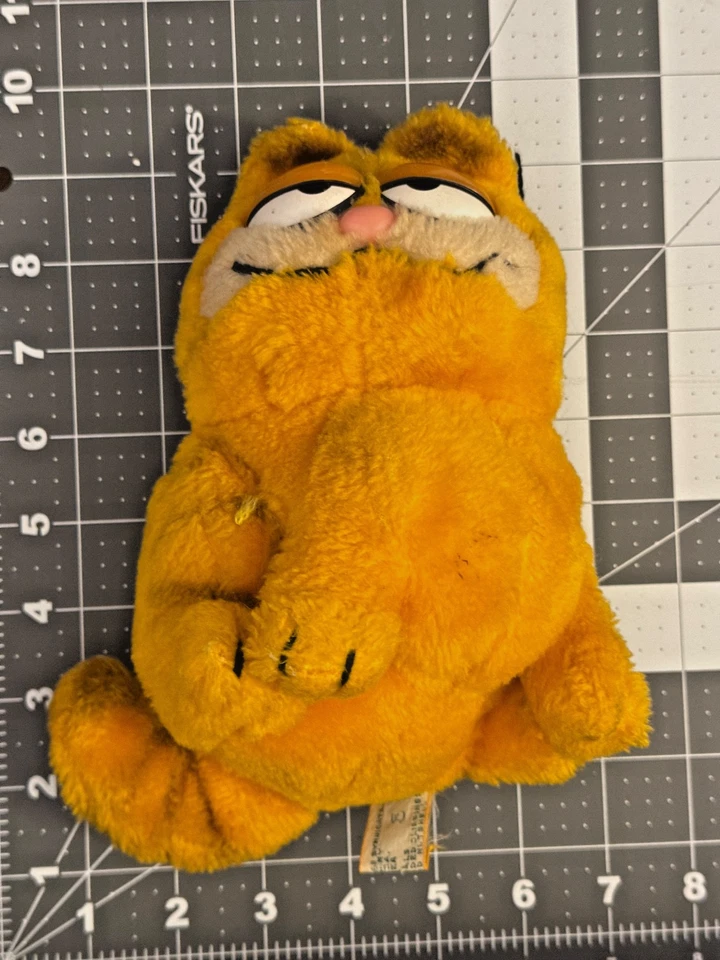 Vintage Garfield Large Sitting 10” Plush Dakin 1981 Orange Cat - Image 3 of 4