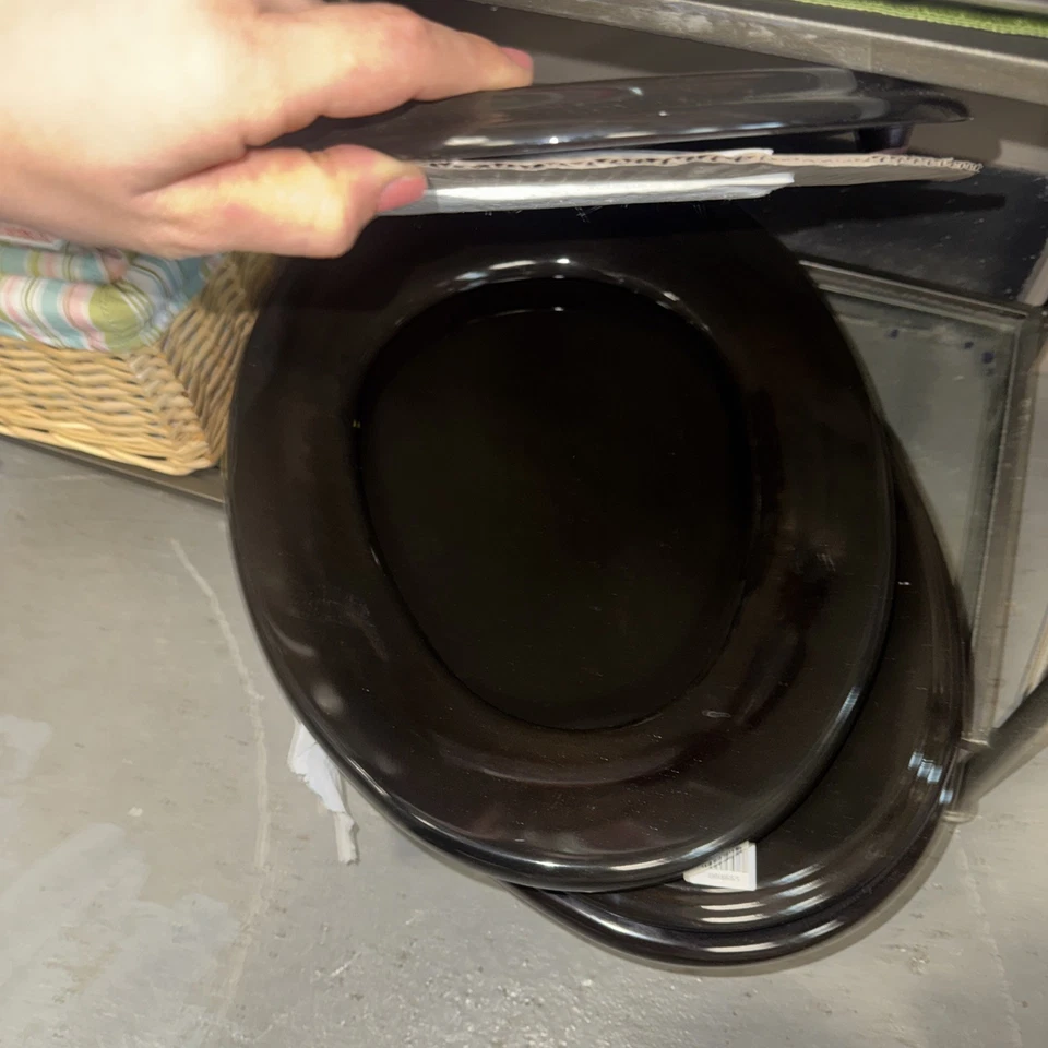 Universal Low Gloss Mahogany Elongated Watercloset Seat - Image 3 of 3