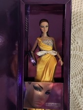 Integrity Toys Legendary Status Agnes Von Weiss (Gold) Doll NRFB