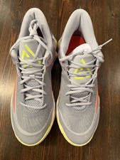 Size 10 - Nike Giannis Immortality 4 Basketba...