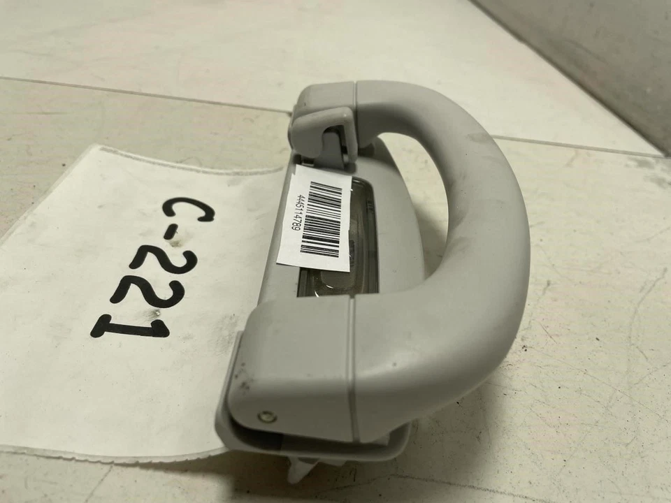 Fiat 500L 2014 manija de techo interior del lado del conductor trasero izquierdo con lámpara OEM+ Foto 4 de 4