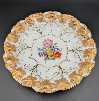 Vintage Meissen 10.25'' Gilt Vine Leaf & Floral Bouquet Cabinet Plate