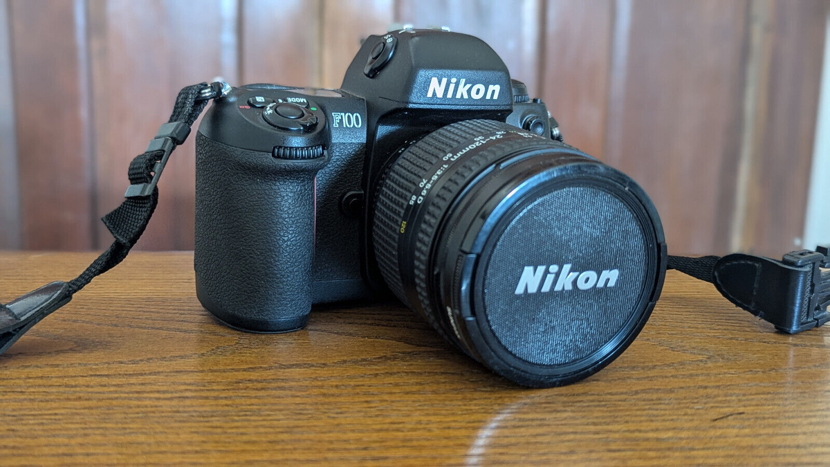Nikon F100 W- Nikkor 24-120mm 1 3.5-5.6 AF & Nikon Speed Nikon F100 W- Nikkor 24-120mm 1 3.5-5.6 AF & Nikon Speed
