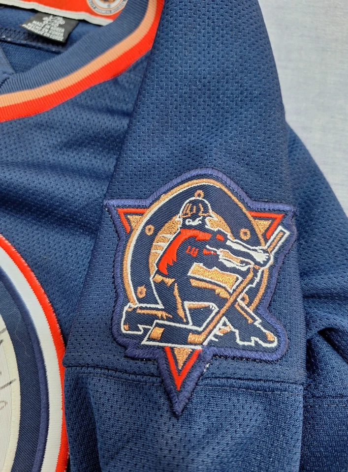 Edmonton Oilers PRO PLAYER NHL Jersey shirt Multi signed Youth L/XL fits adult S - Image 4 of 4