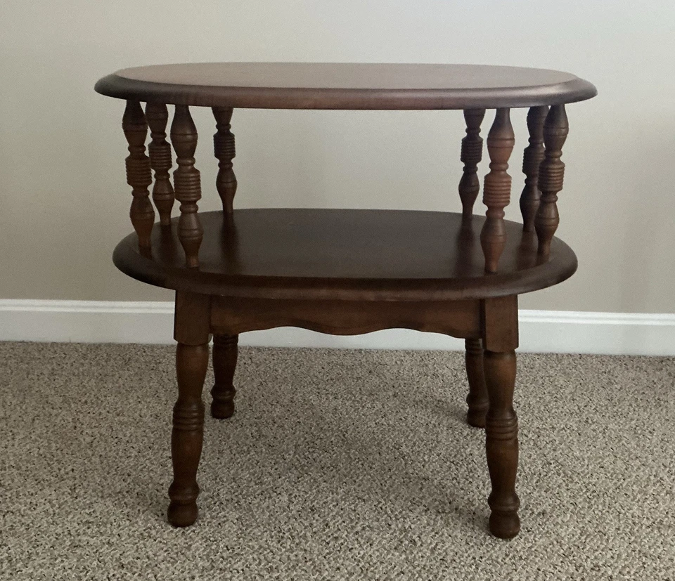 GEORGE B. BENT Solid Maple -Colonial Early American-2 Tier Accent Oval End Table - Image 3 of 4